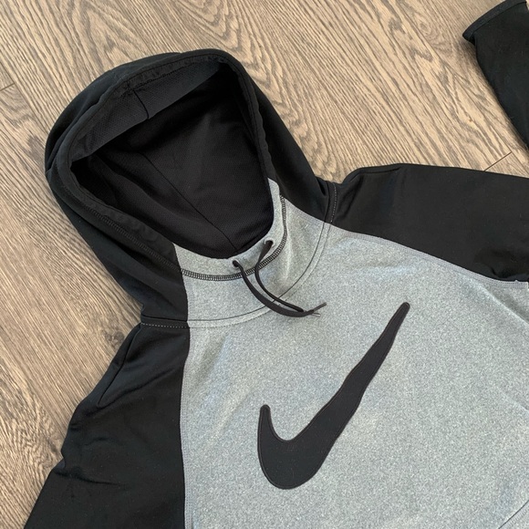 Nike Therma-Fit Hoodie - Picture 2 of 3